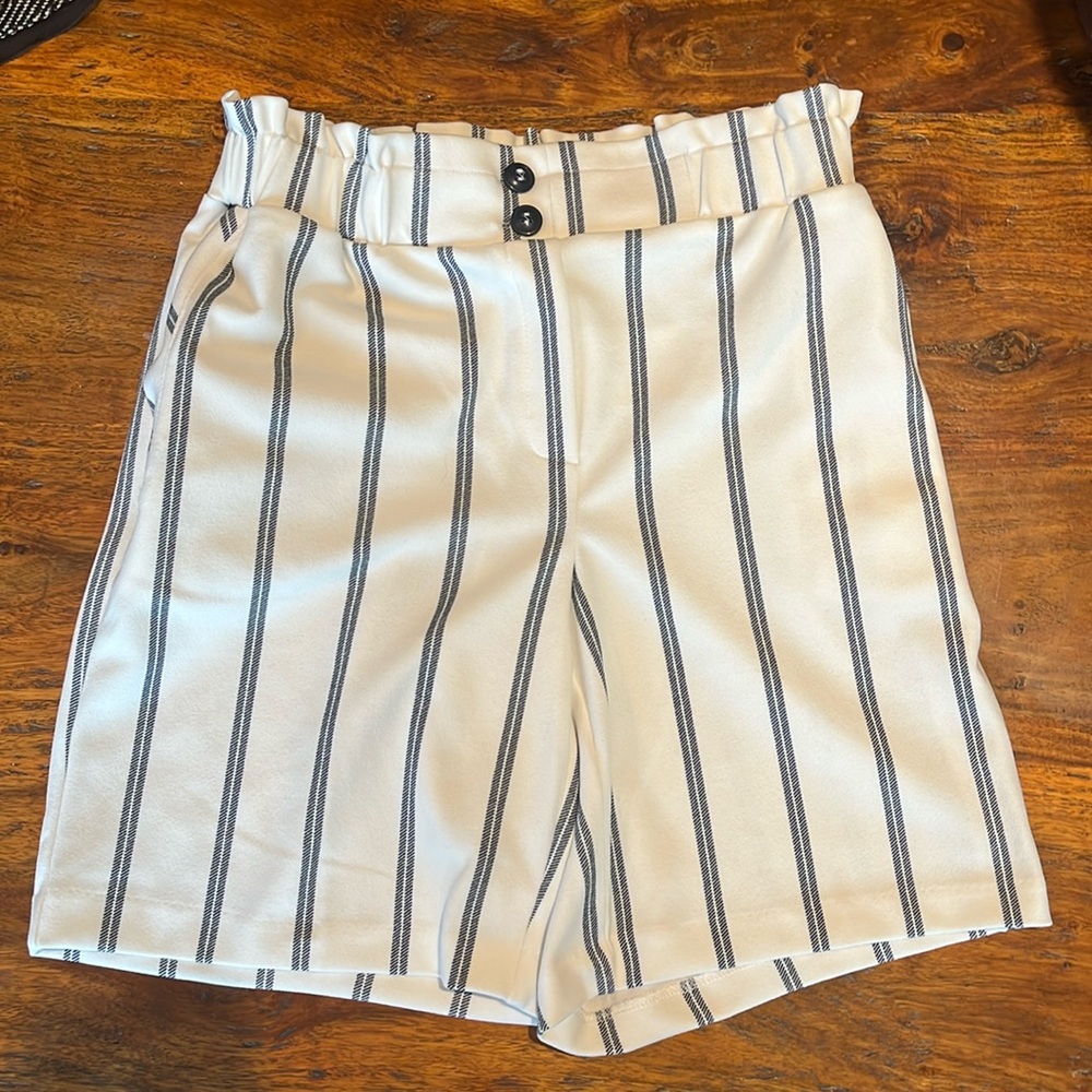 One by Chapter One Striped High waisted Shorts -Size S